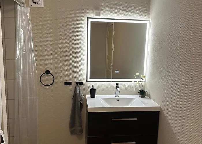 Centrally With Garage And Terrace *