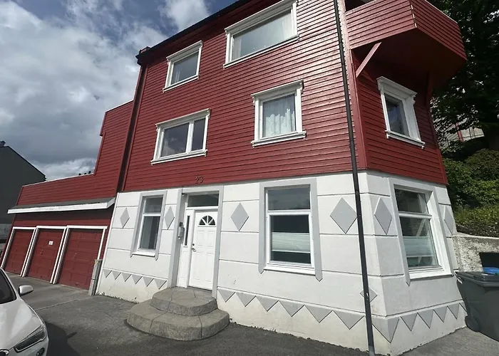 Centrally With Garage And Terrace Lägenhet Ålesund