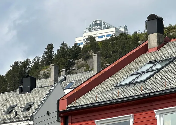 Centrally With Garage And Terrace Lägenhet *